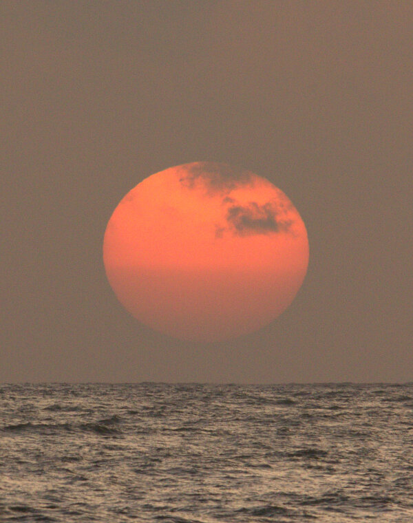 Open sea sun disc