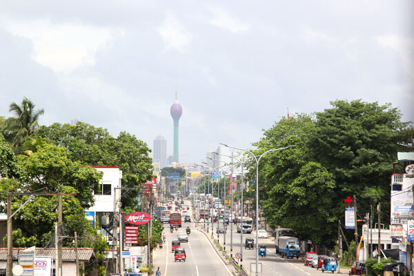 Kandy - Colombo Road